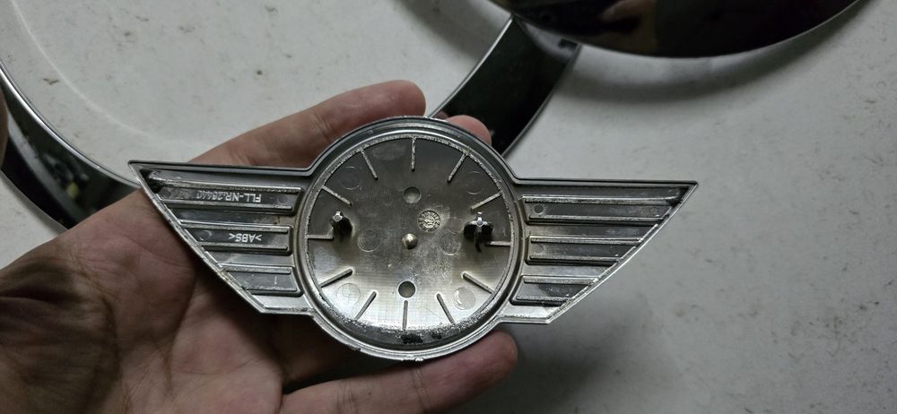 Хром лайсни около фарове и предна емблема Mini Cooper F55/56 оригиналн ...