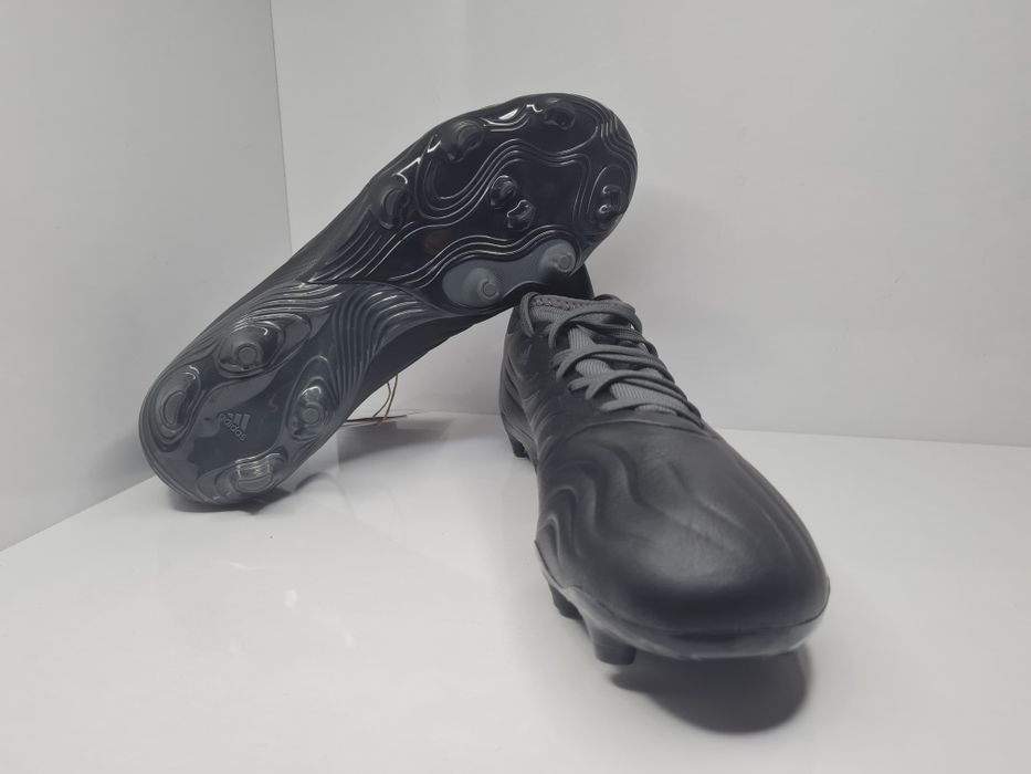 Бутонки Adidas Copa 

Чисто нови с кутия.

Размер 44 стелка 28 см.

Це