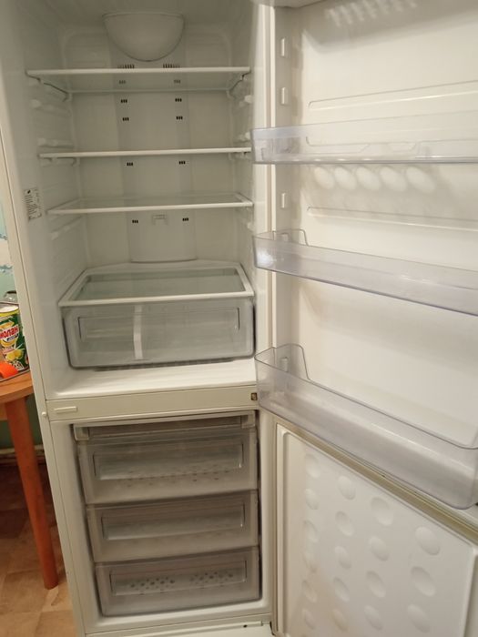 Продам холодильник