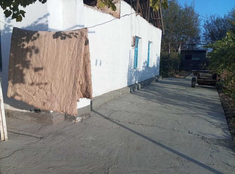 Uy sotiladi.  Srochna