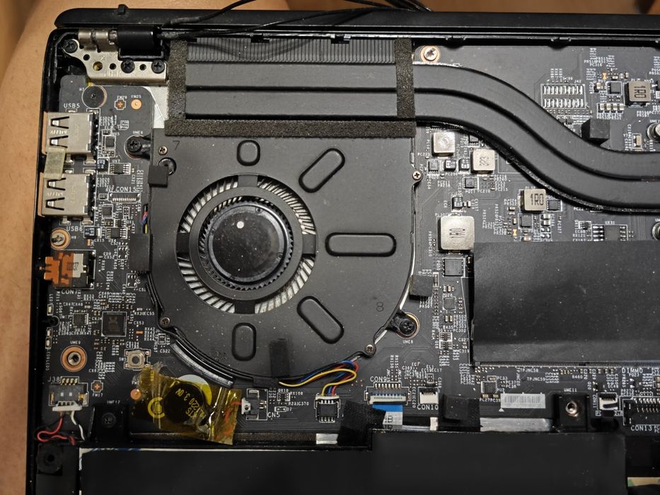 Лаптоп MSI Modern 14 B4MW ms-14dk за части