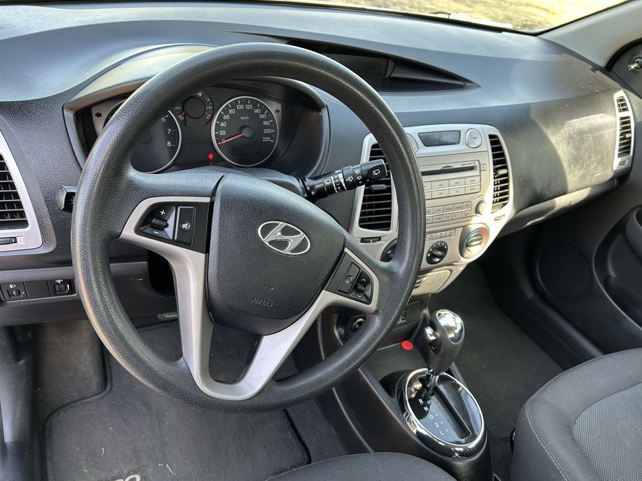 Продавам Hyundai i20