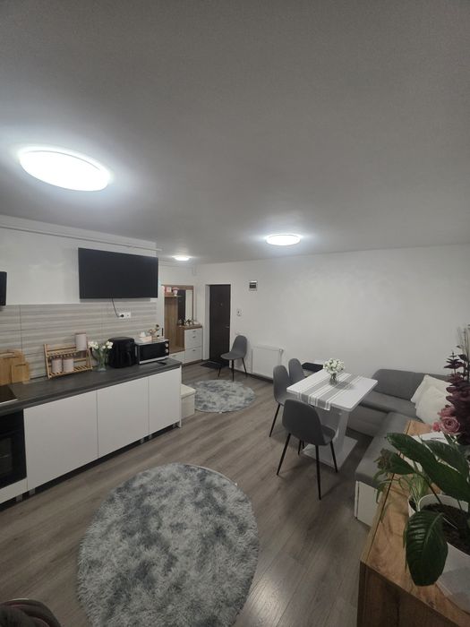 PF - vând apartament  zona Metro/Vivo, strada Răzoare