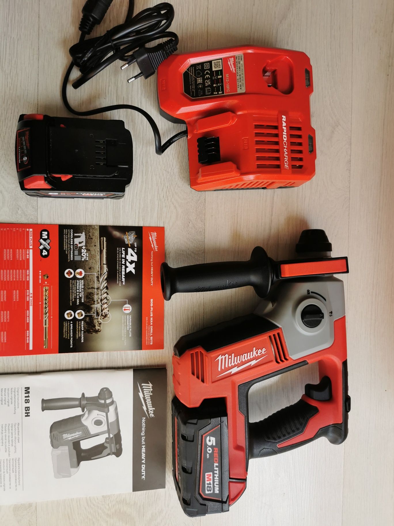 ballade Bloom Forbyde Rotopercutor MILWAUKEE M18 BH Roman • OLX.ro