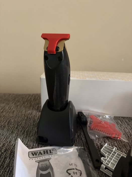 WAHL DETAILER+СТАНЦИЯ sc чисто нов тример без забележка пълен комплект