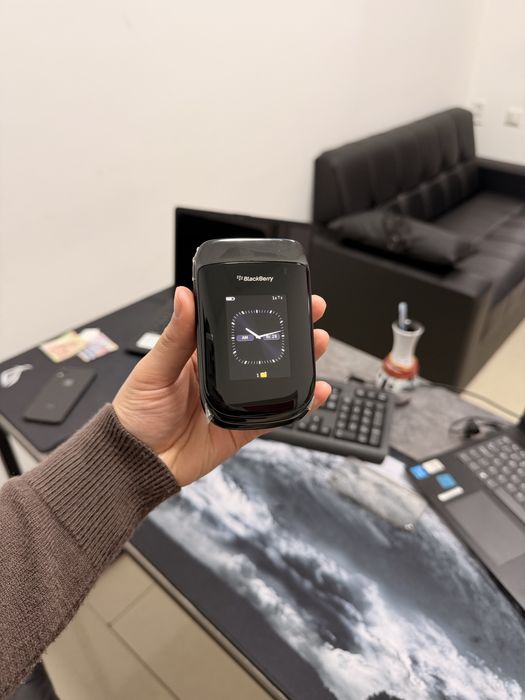 Perfectum Verizon Black Berry 9670 style