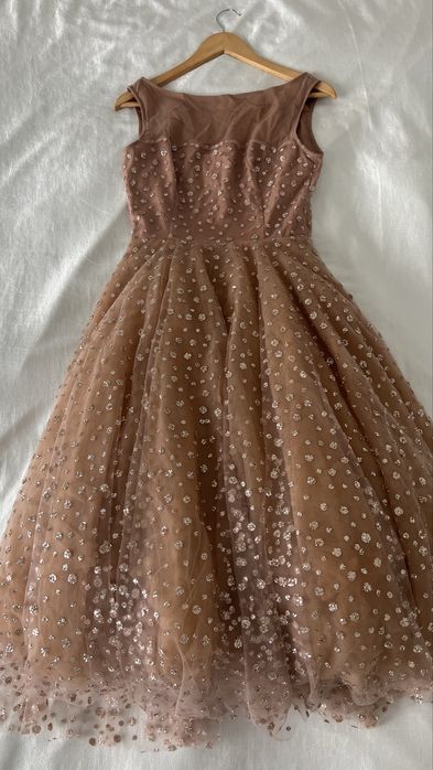 Нарядное платье.