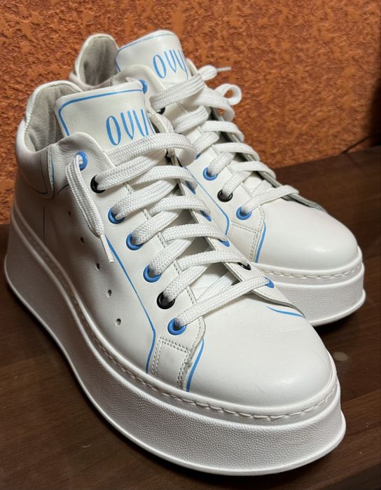 Новые кожаные кроссовки