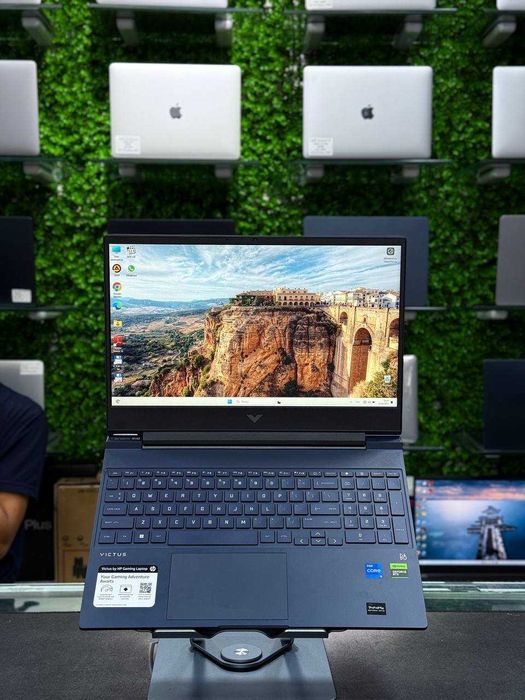 Hp victus gaming laptop 144hz 3050 4gb