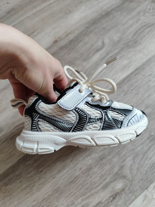 Кроссовки детские 15см. Размер 23