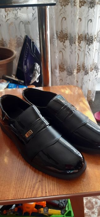 Продаётся; ТУФЛИ мужские,новые