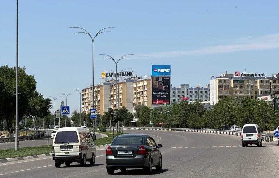Toshkent shaxrida tashqi reklama xizmatlari. Наружная реклама Ташкент.