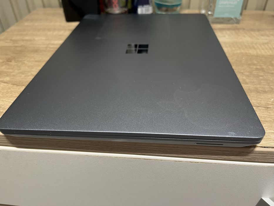 Surface laptop GO i5 10gen 8gb 128 ssd 10 дюймовый