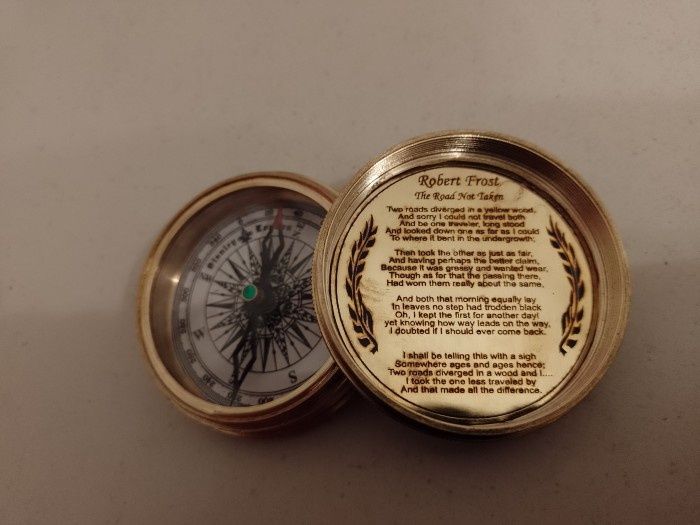 Busolă din alamă nautică cu poezie pe carcasă de supapă metalica , dia