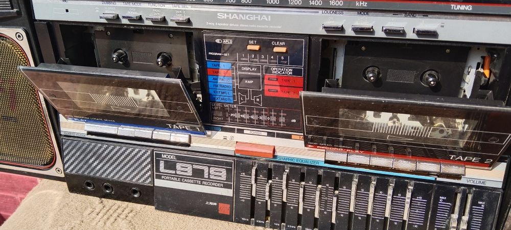 Продается кассетный магнитофон Шанхай клон Шарпа 800
