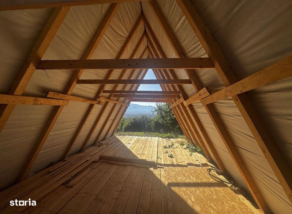 Teren cu cabana tip A frame in Vulcan Brasov