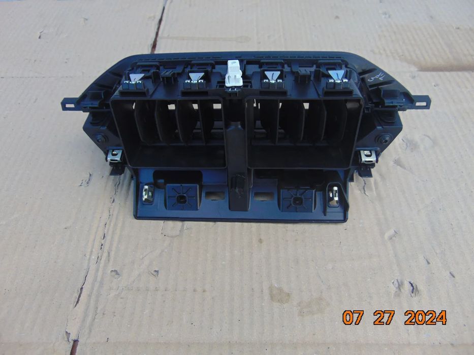 Panou butoane clima Peugeot 208 dupa 2019 2008 panou ac comenzi aer cod 9823457080