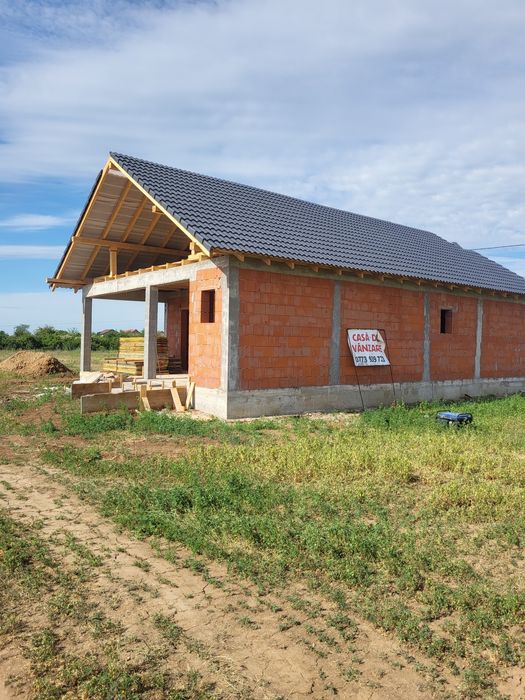 Casa pe parter -80 mp utili - Predare la alb