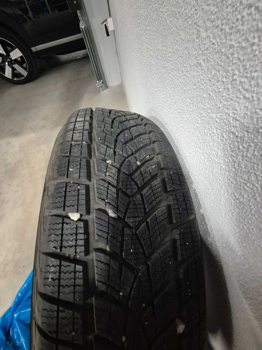 Зимни гуми GOODYEAR 215/65R17 103V