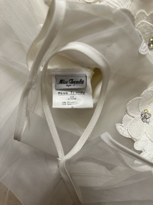 Нарядное платье белое