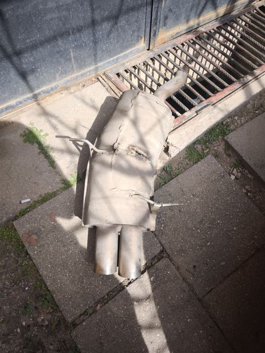 Спортно гърне свалено от 328i e46.