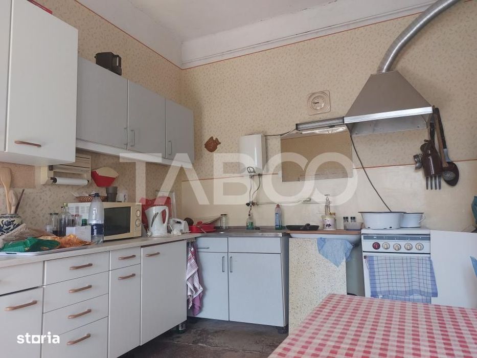 Casa si curte individuala 2 corpuri de casa separate 4 camere gradina