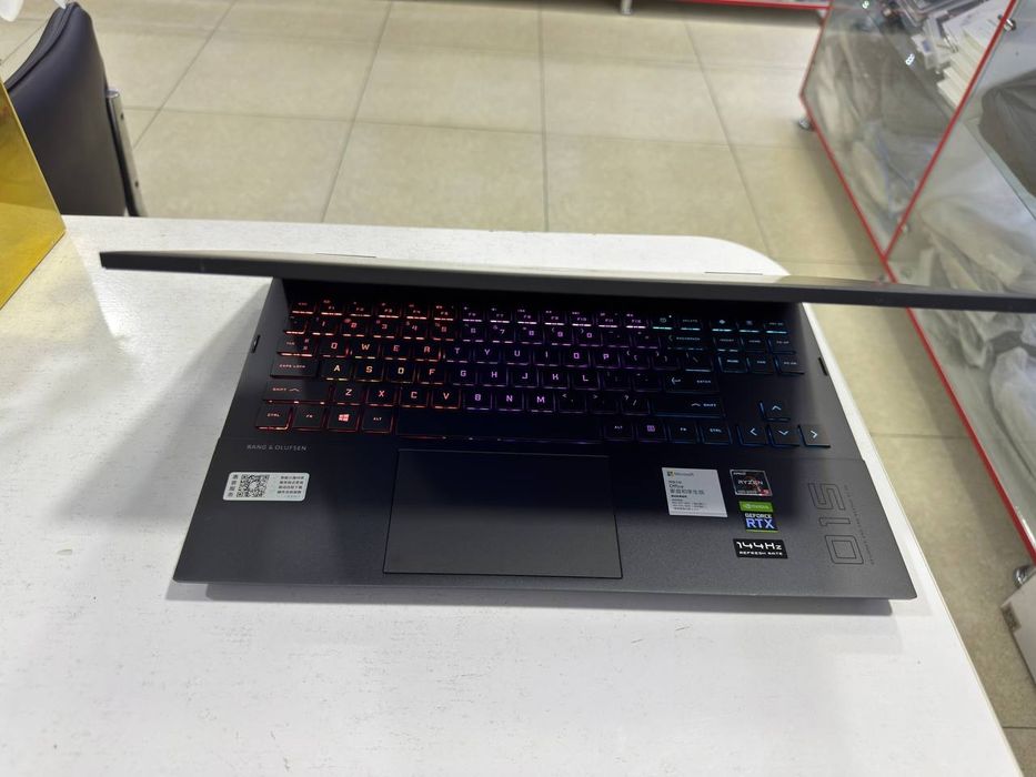 HP omen ryzen 9-5900HX 16/1000 SSD RTX 3070-8GB Ideal holatda