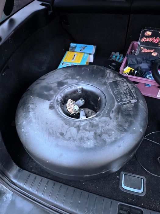 Газов инжекцион и бутилка