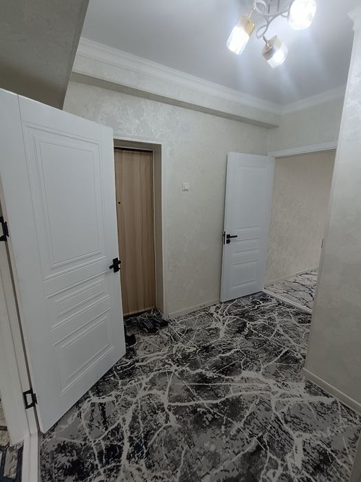 Юнусабад 4 Универсам 2/3/4 балкон 2х6м