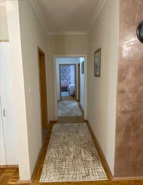 Продава се Двустаен апартамент в София, Център - 64 кв.м за 2657 €/кв.м - Снимка #3