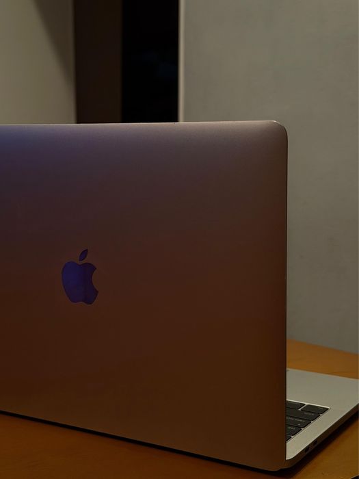 Продам Macbook Pro