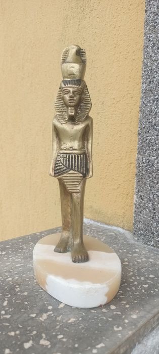Statuie din Bronz pe soclu din marmură