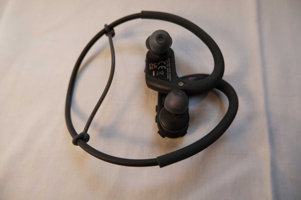 MP3 Player sport Sony Walkman NWWS623B, 4GB, rezistent la apa, gri