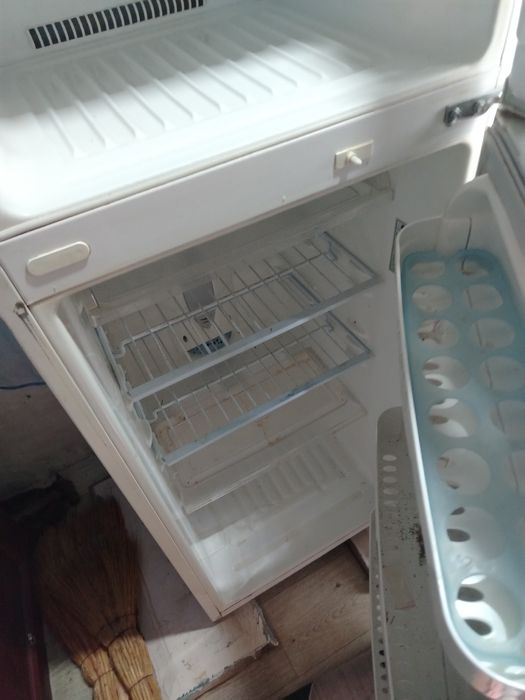 Продам рабочий холодильник