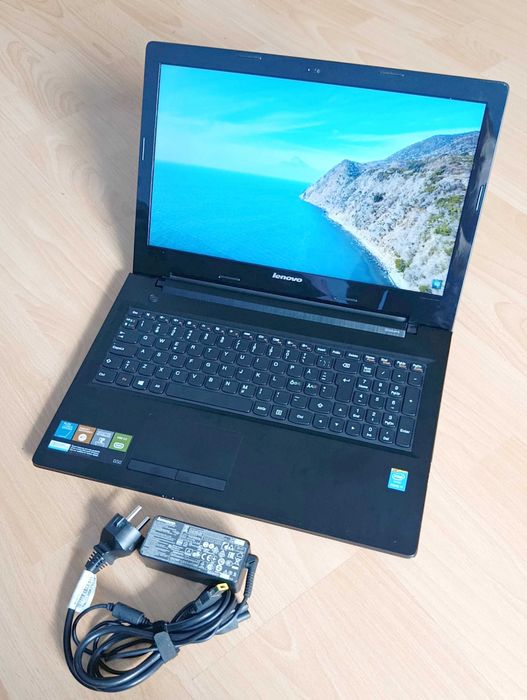 Lenovo 15,6" Intel Core I7, 8GB RAM, SSD 250GB, HD4000, baterie 2 ore