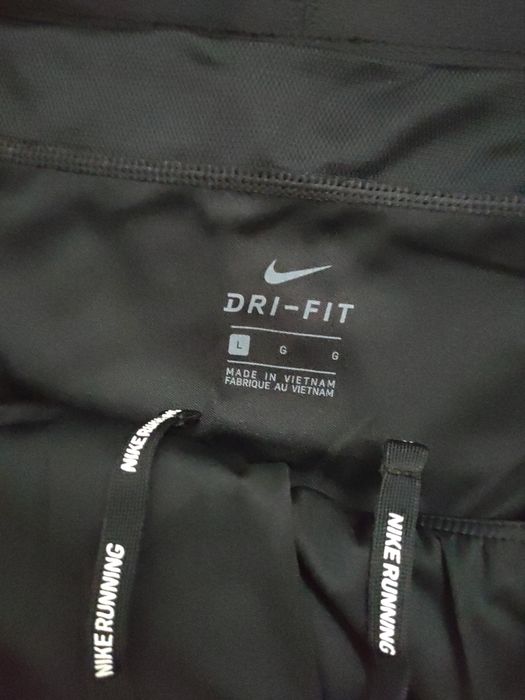 Pantaloni scurți de damă Nike mărimea L