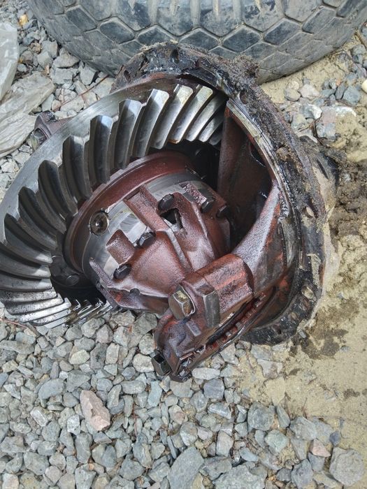 Продам запчасти для зила