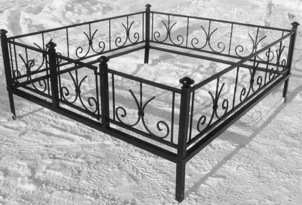 Оградки на кладбище