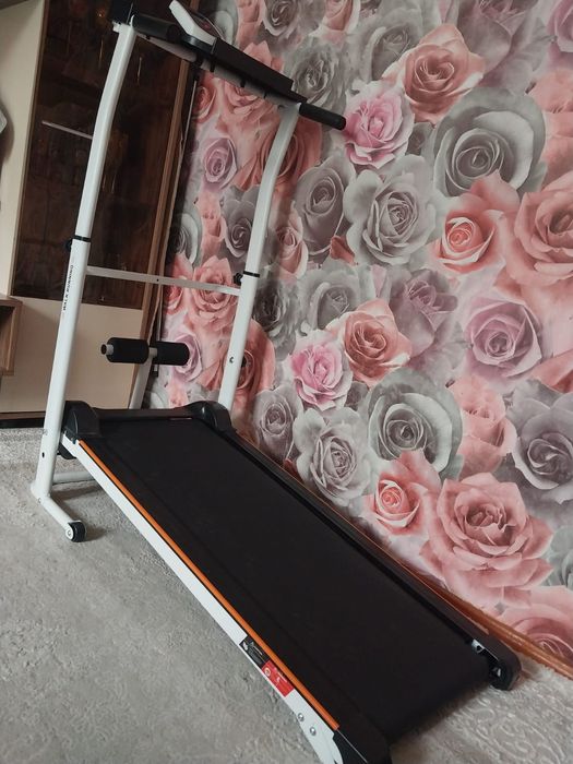 Продам беговую дорожку