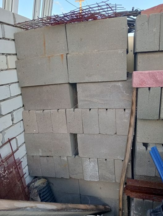 Продам кирписи и брусчатки.