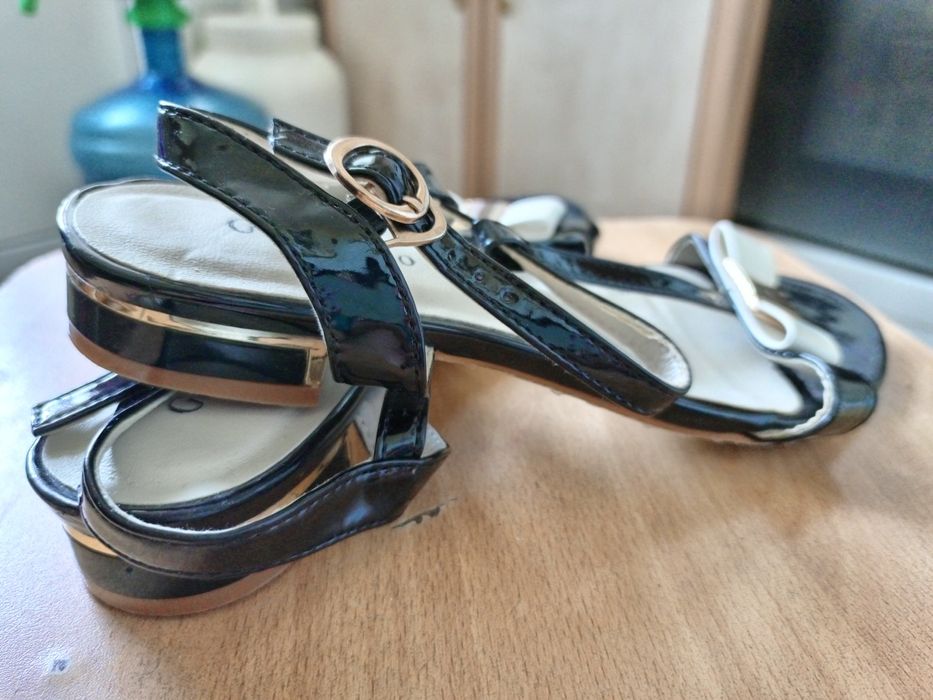 Босоножки женские