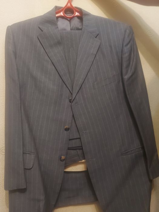 Продаю свои Б/У костюмы,  куртки. Имеется много разных вариантов