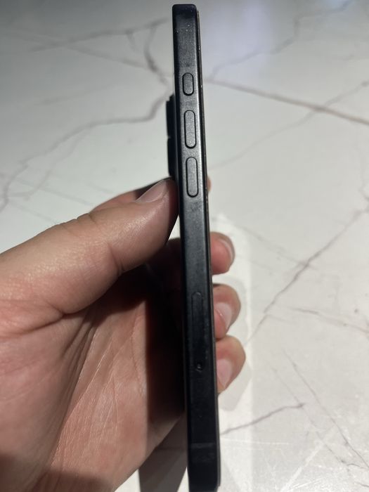 Айфон 16 в идеальном состояние