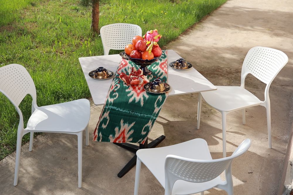 Столы и стулья для кафе и сада