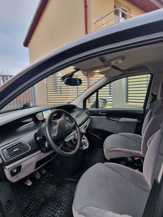 Vând  Peugeot 807/ 2.0 HDI/ 7 locuri/ 2013/ euro5