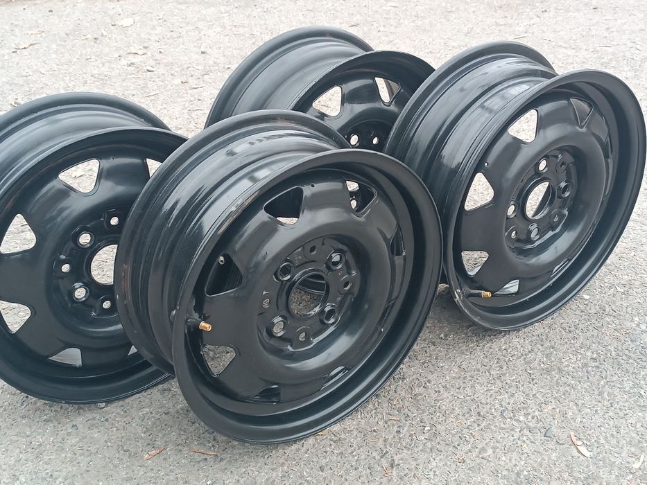 Диски на АУДИ 80/100 4 шт