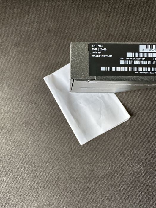 Samsung Galaxy Z Flip 7 256gb 24м Гаранция