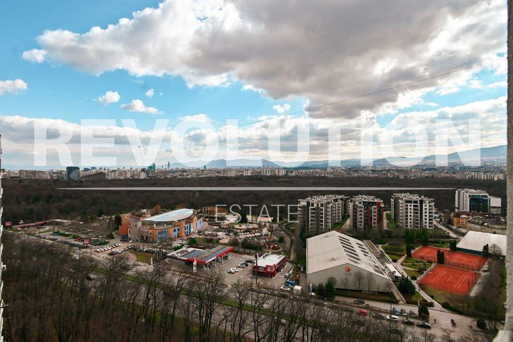 Тристаен апартамент в ж.к. Лозенец