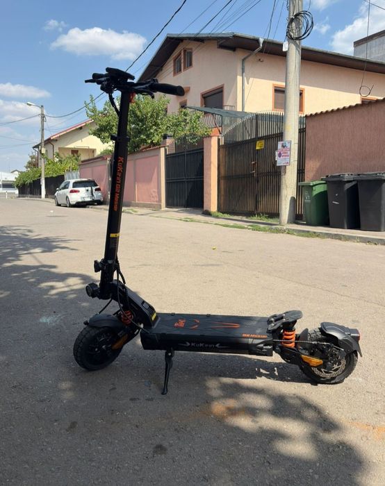 Vând trotinete electrice kukirin g2 master