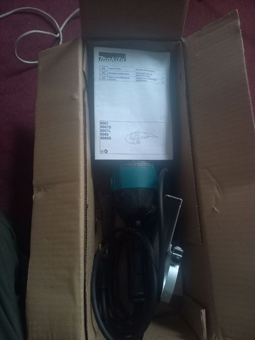 Болгарка Макита 230мм 9069